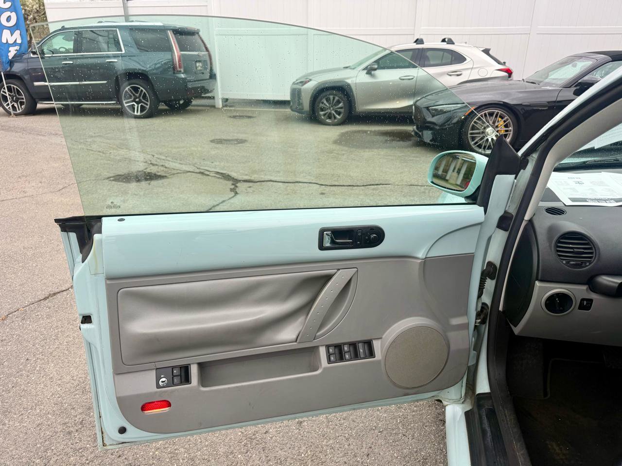Used 2004 Volkswagen Beetle GLS FWD image 15