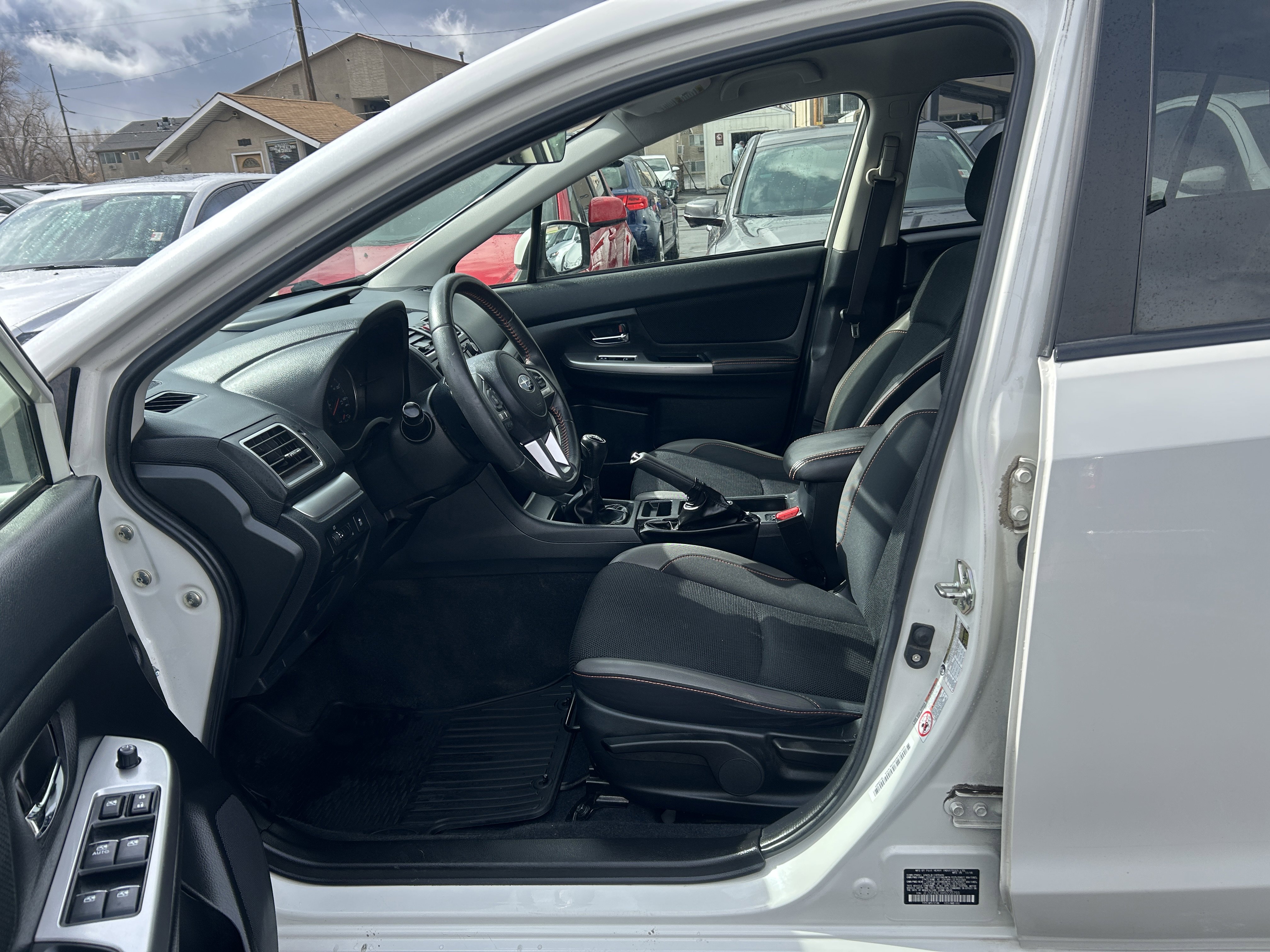 Used 2017 Subaru Crosstrek 2.0i Premium image 11