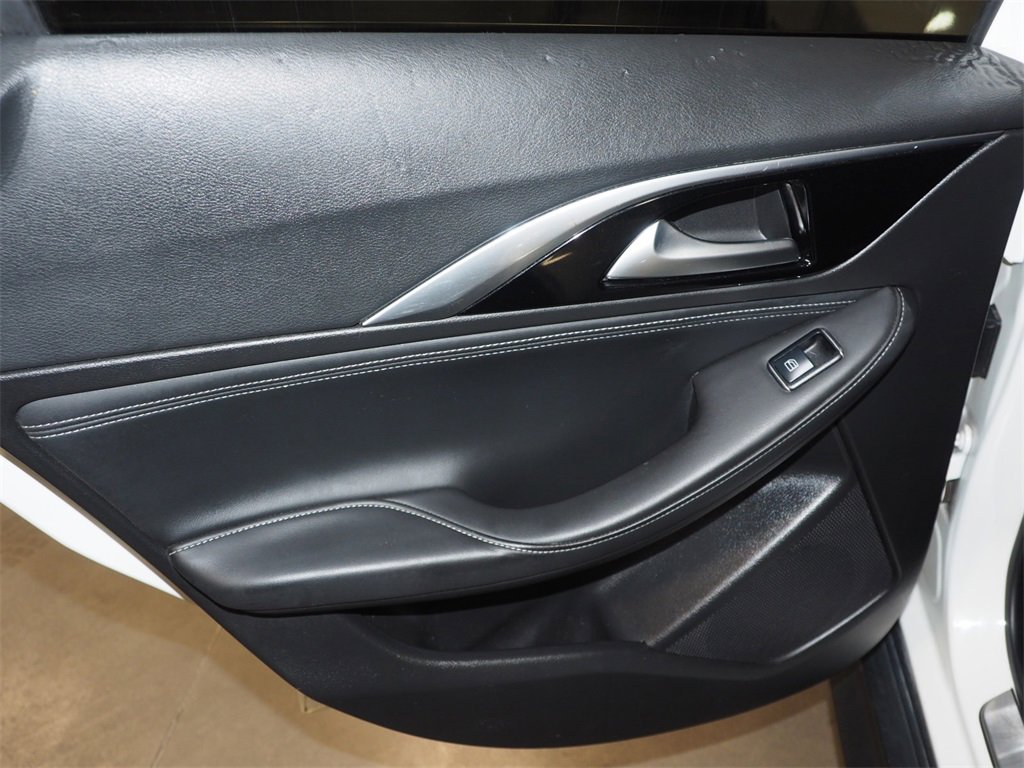 Used 2017 INFINITI QX30 Premium w/ Technology Package image 11