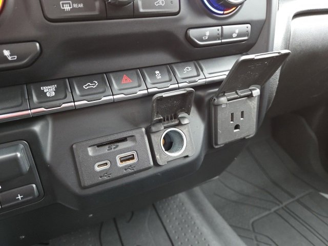 Used 2020 Chevrolet Silverado 2500 LT w/ Convenience Package image 13