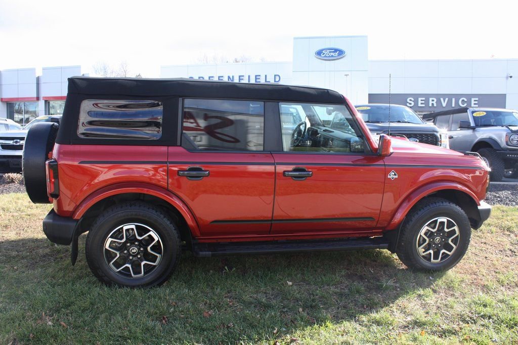 Used 2023 Ford Bronco Outer Banks image 4