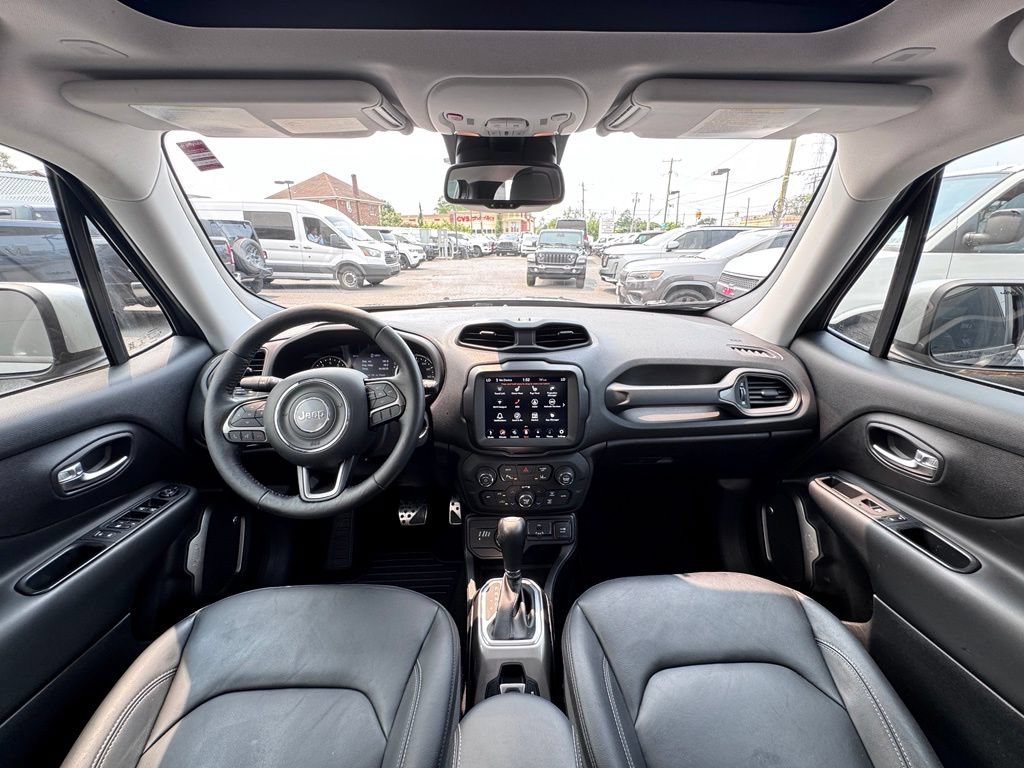 Certified 2018 Jeep Renegade Limited w/ UConnect 8.4 Nav Group AWD/4WD image 10