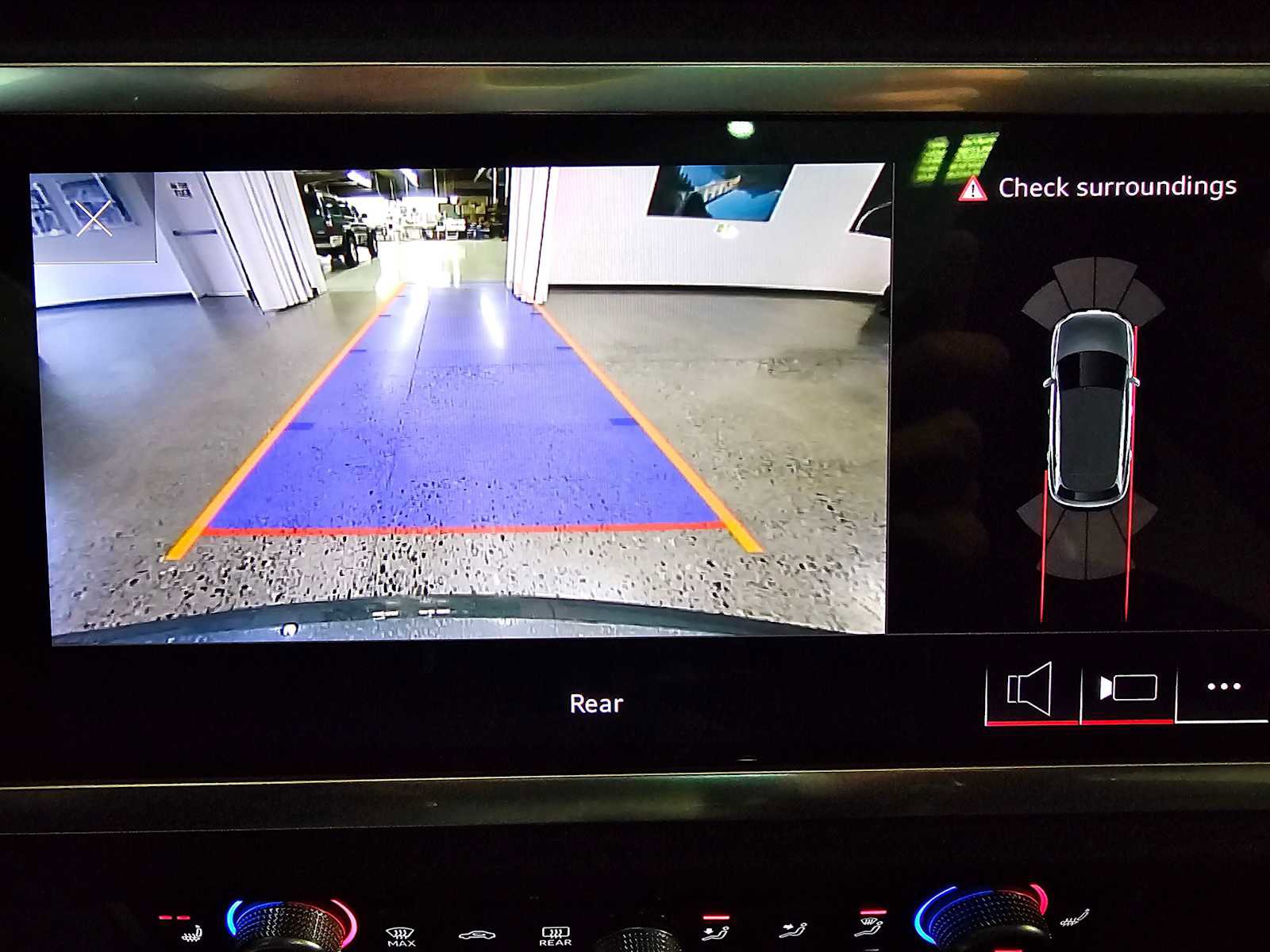 Used 2023 Audi Q3 2.0T Premium w/ Convenience Package image 25