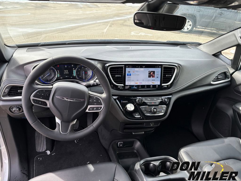 New 2026 Chrysler Pacifica Select image 14