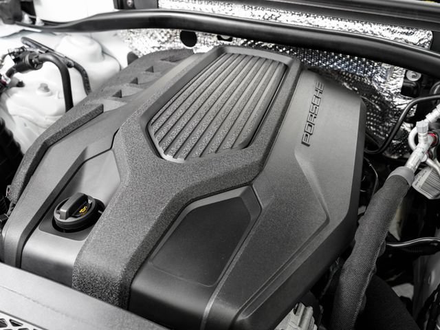 Certified 2026 Porsche Macan AWD/4WD image 32
