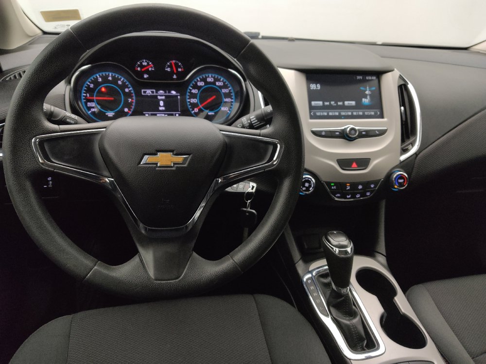 Used 2017 Chevrolet Cruze LS FWD image 22