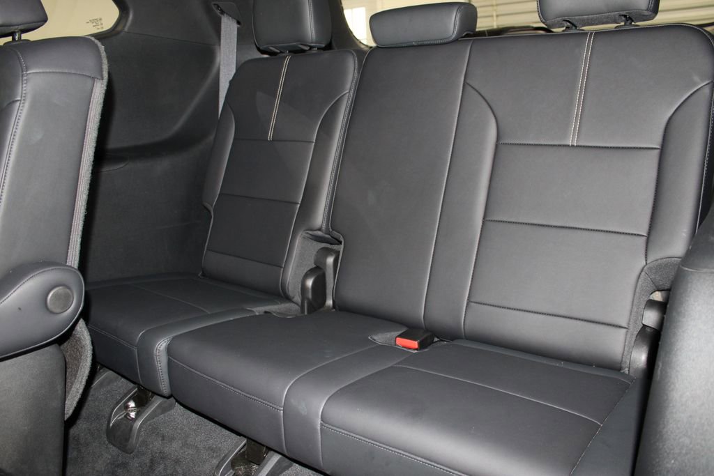 Used 2024 GMC Acadia Elevation image 18