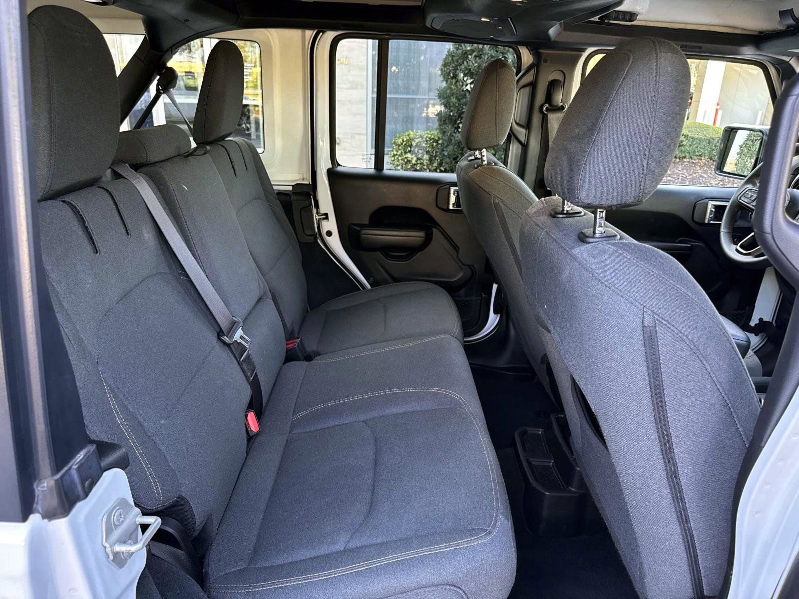 Used 2024 Jeep Wrangler Unlimited image 20