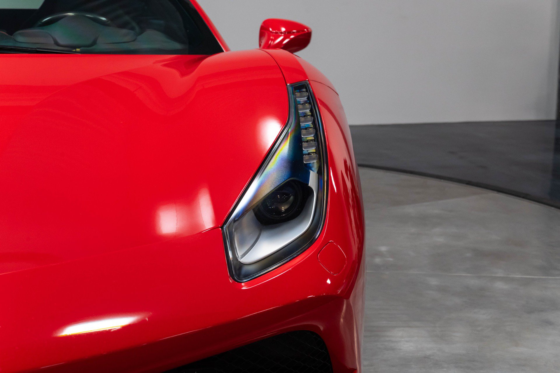 Used 2018 Ferrari 488 GTB RWD image 67
