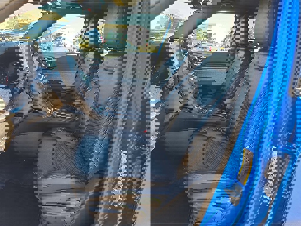 Used 2025 Jeep Compass Latitude image 14