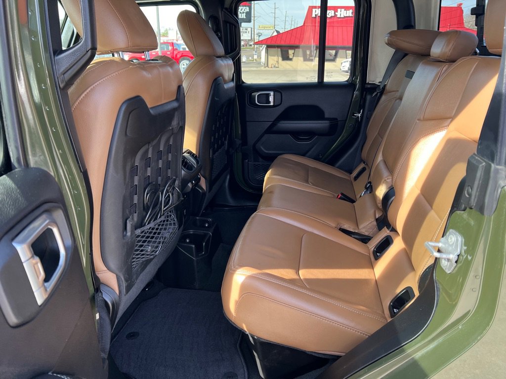 Used 2023 Jeep Gladiator Rubicon w/ Cold Weather Group AWD/4WD image 19