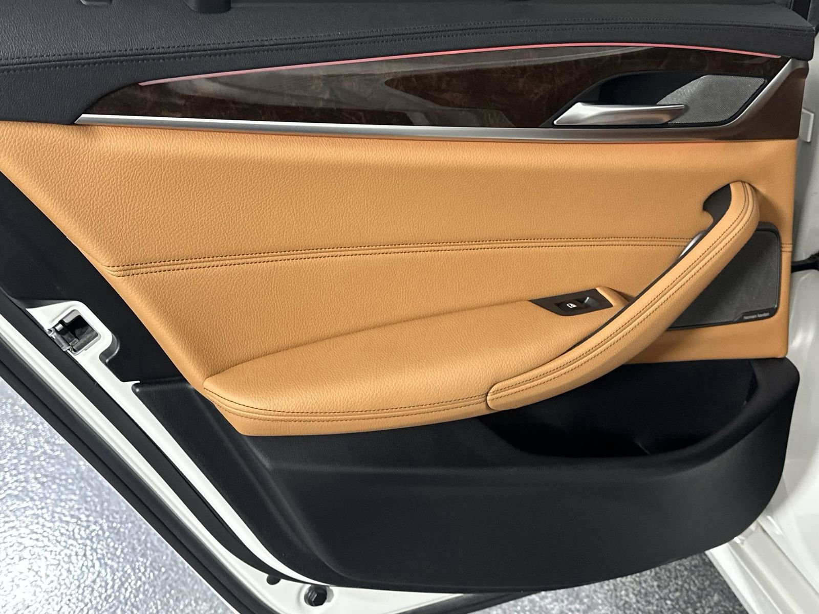 Used 2018 BMW 540i image 34