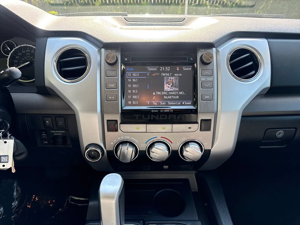 Used 2016 Toyota Tundra SR5 w/ SR5 Upgrade Package AWD/4WD image 18