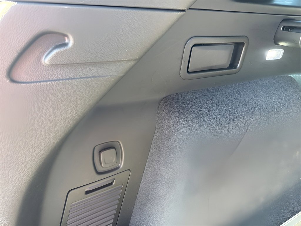 Used 2025 Cadillac XT5 Premium Luxury image 14