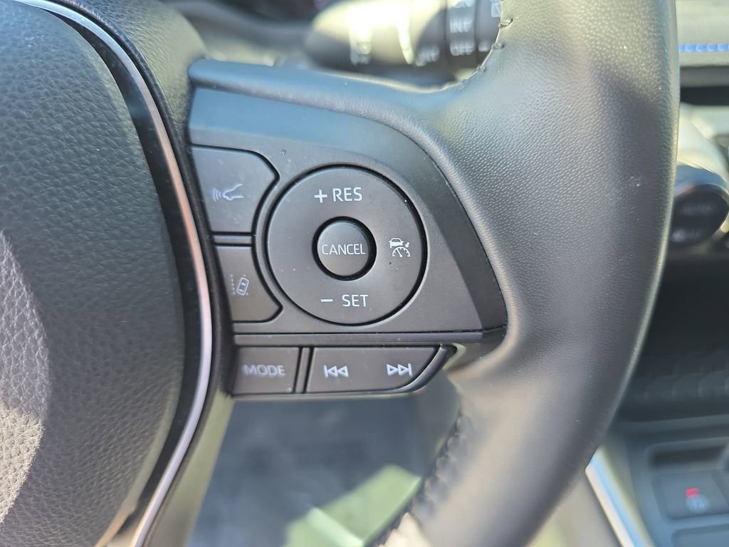 Used 2023 Toyota RAV4 SE image 36