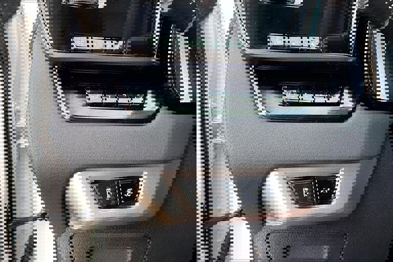 Used 2024 Lexus RX 350 Premium w/ Accessory Package (Z1) image 33