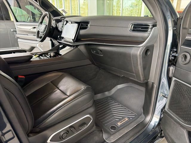 Used 2023 Jeep Wagoneer 2WD image 20