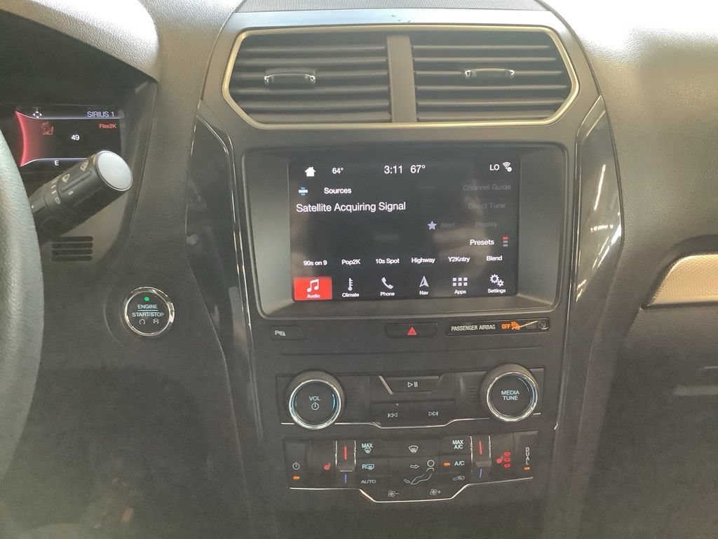 Used 2019 Ford Explorer XLT w/ Equipment Group 202A AWD/4WD image 17