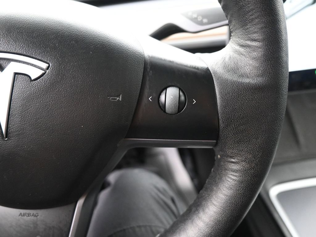 Used 2021 Tesla Model 3 Standard Range Plus image 22