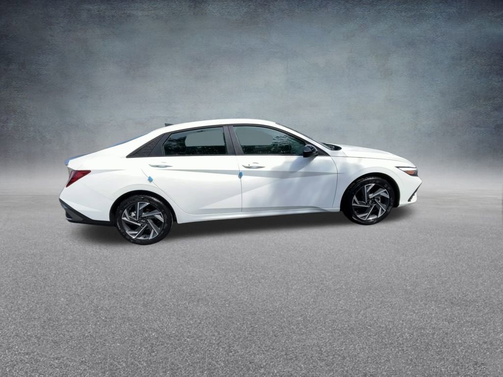 Used 2025 Hyundai Elantra Sport image 25