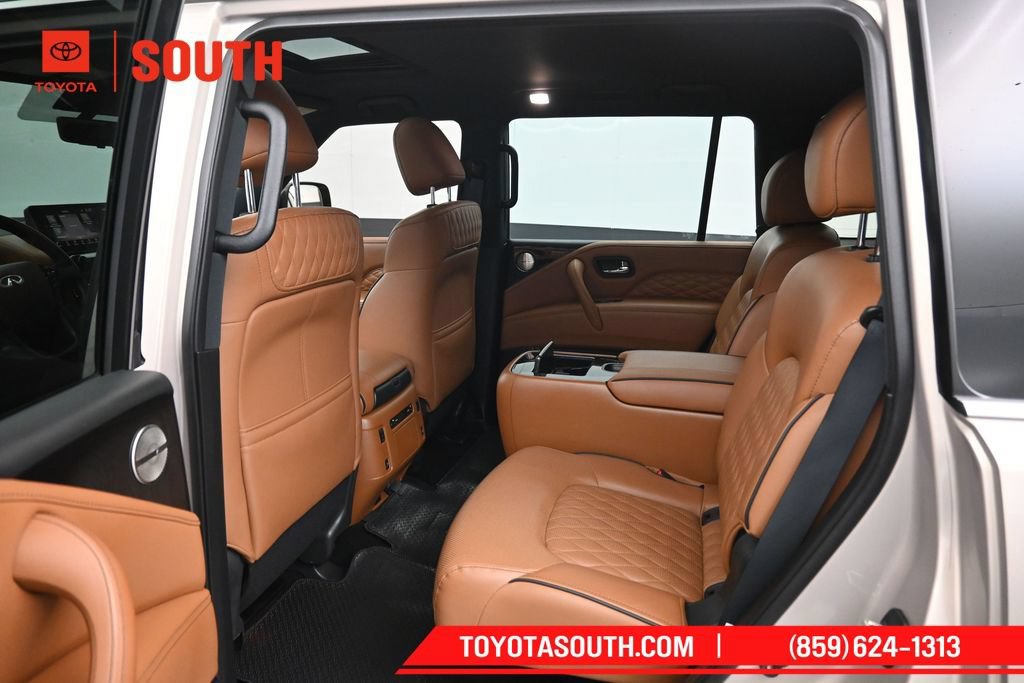 Used 2024 INFINITI QX80 Sensory AWD/4WD image 10