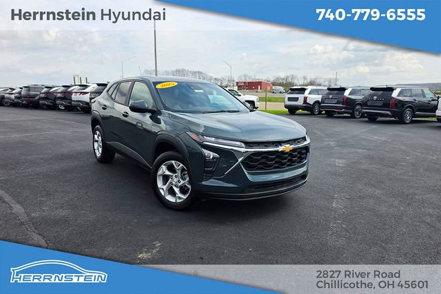 Used 2025 Chevrolet Trax LS w/ LS Convenience Package FWD image 1
