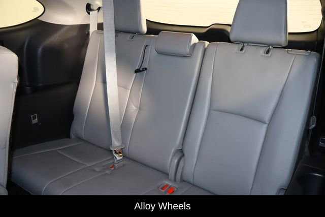 Used 2021 Toyota Highlander XLE image 17