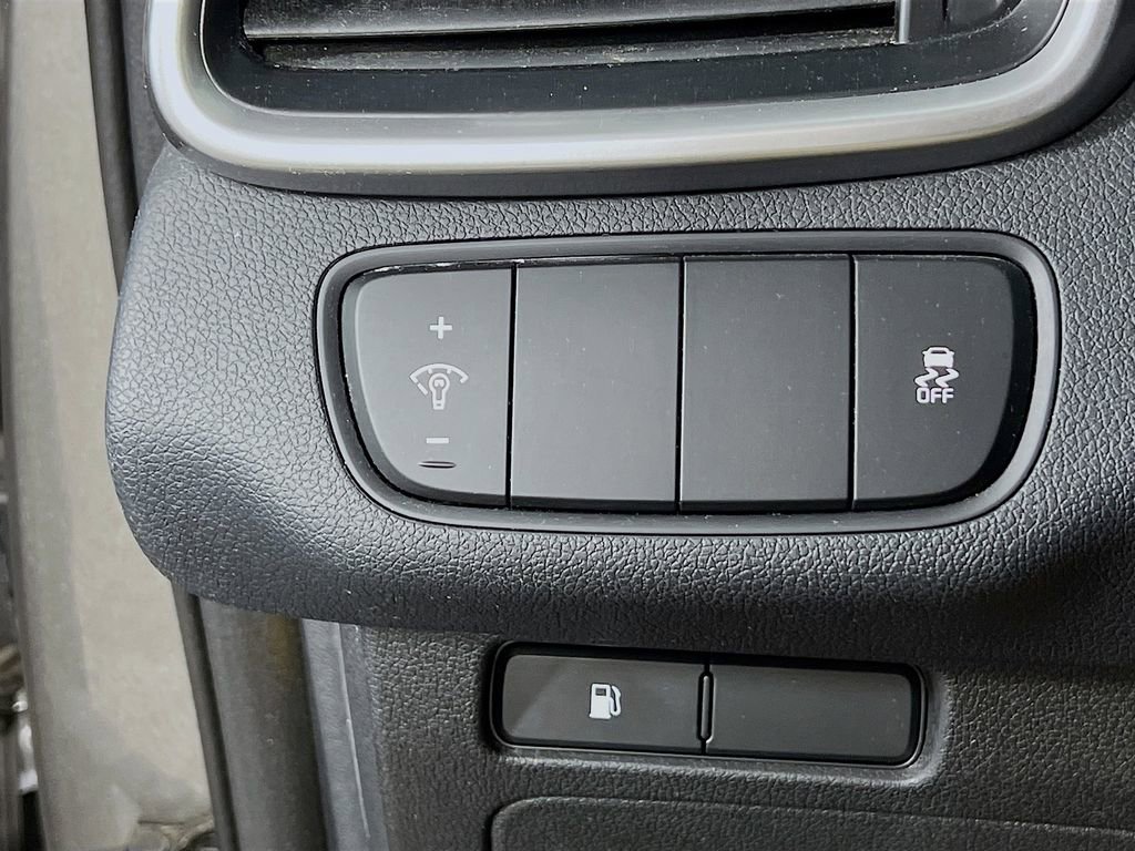 Used 2017 Kia Sorento L image 9