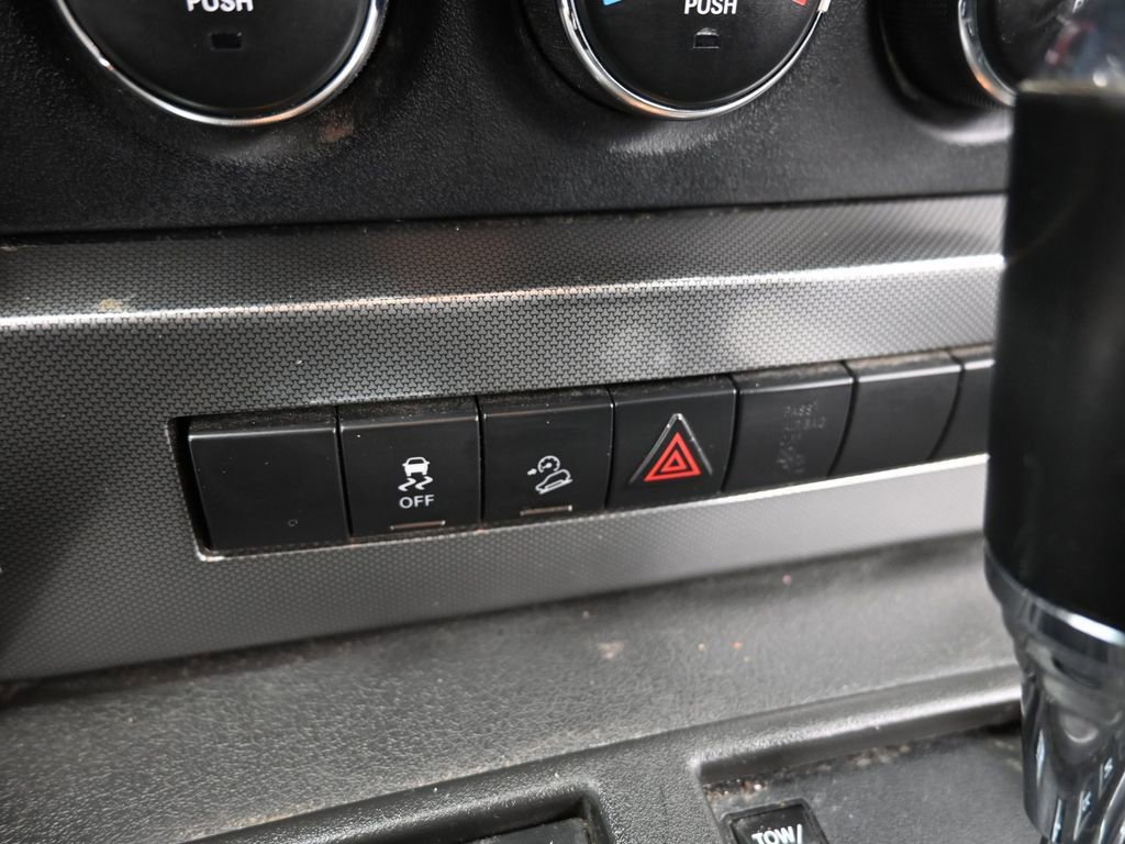 Used 2011 Jeep Liberty Sport image 16