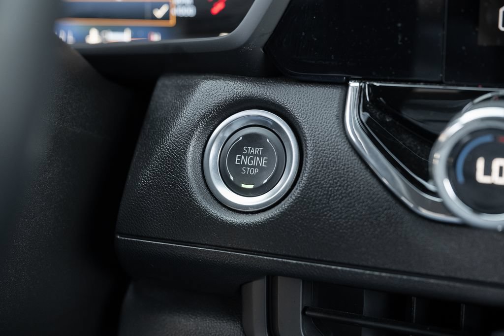 Used 2025 Chevrolet Colorado Trail Boss AWD/4WD image 29