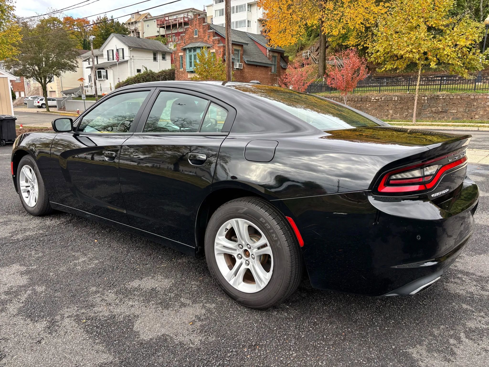 Used 2017 Dodge Charger SE w/ Popular Equipment Group image 6