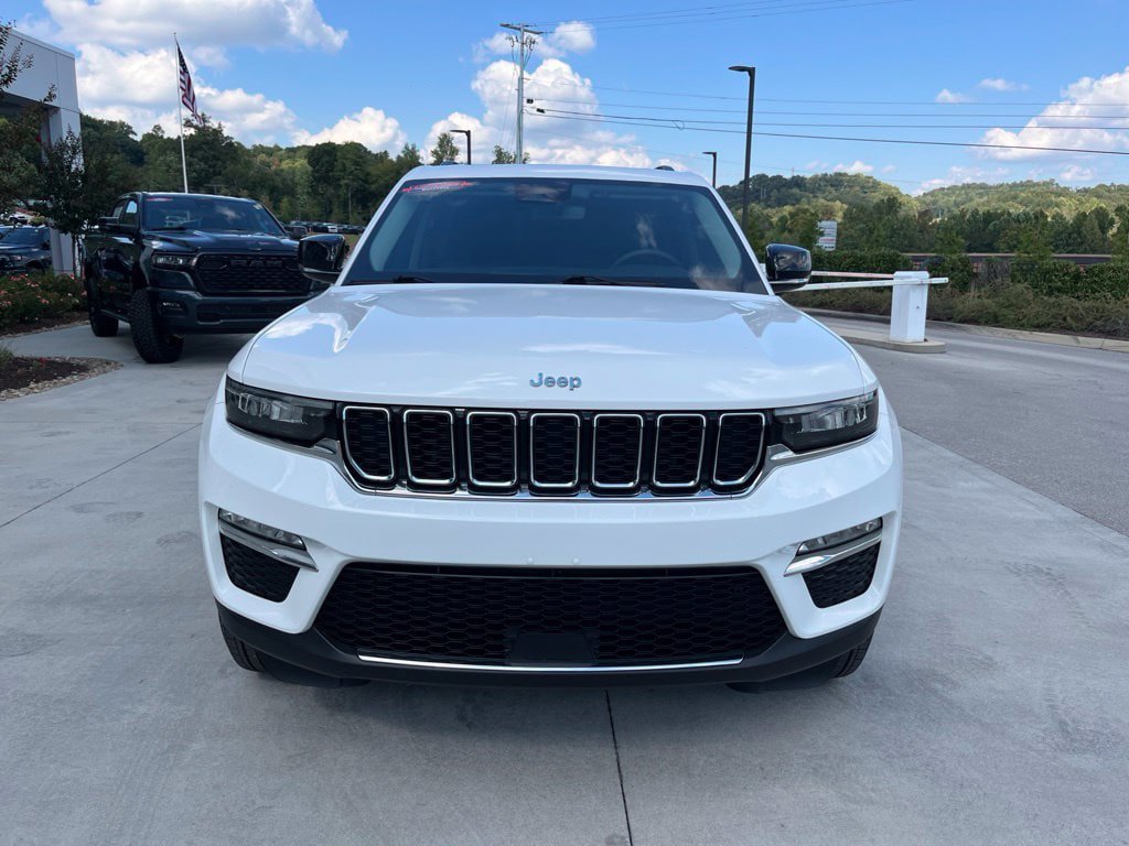 Used 2023 Jeep Grand Cherokee Limited AWD/4WD image 33