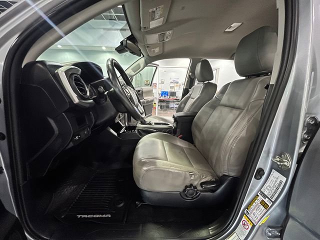 Used 2019 Toyota Tacoma SR5 AWD/4WD image 11