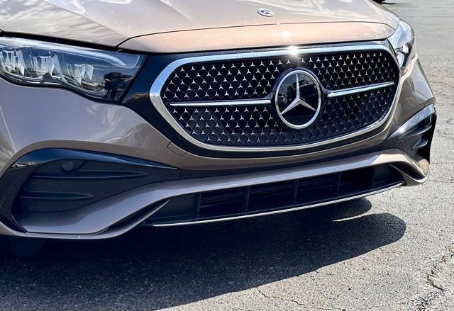 New 2026 Mercedes-Benz E 450 4MATIC Sedan image 2