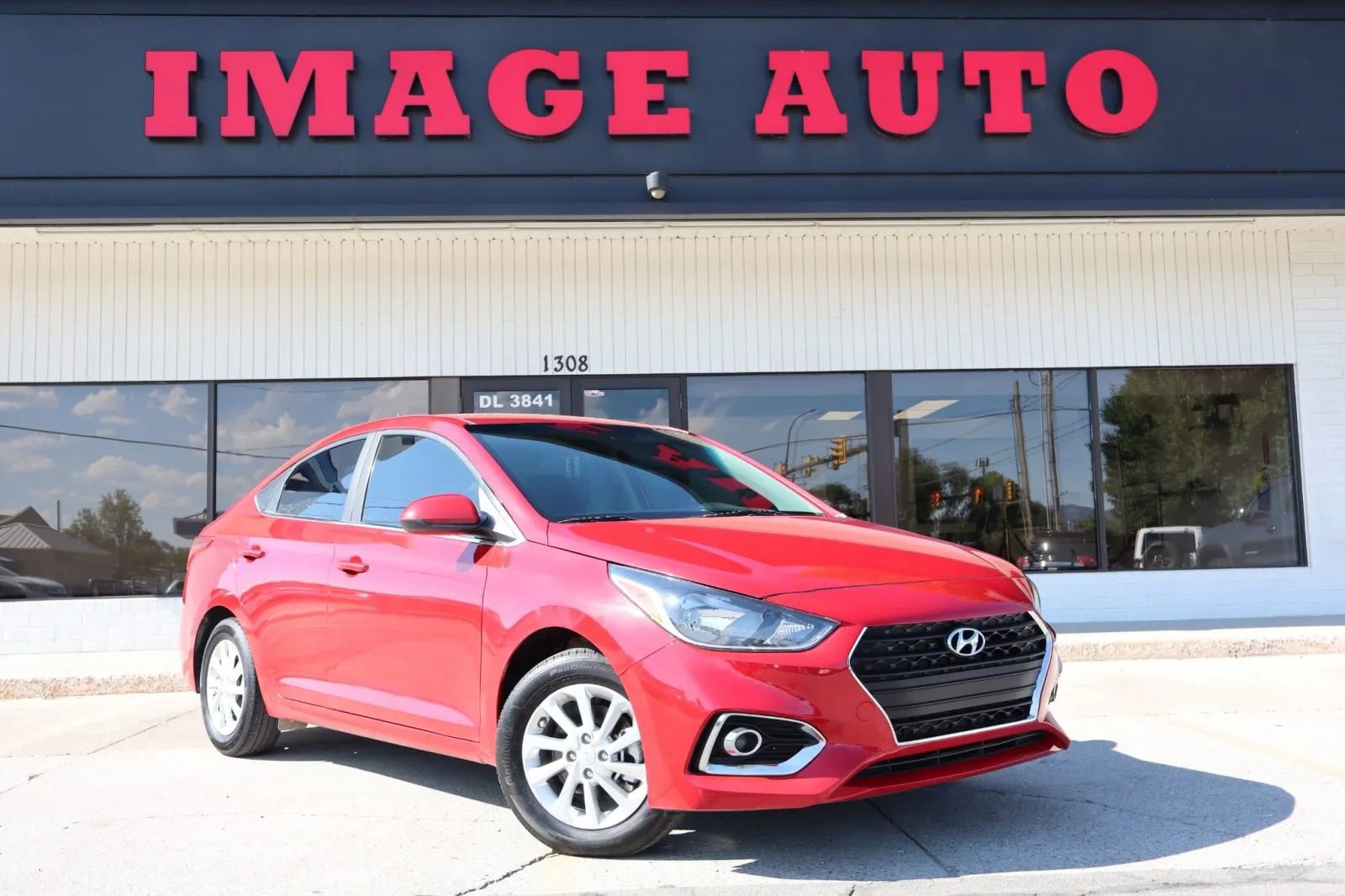 Used 2022 Hyundai Accent SEL image 1