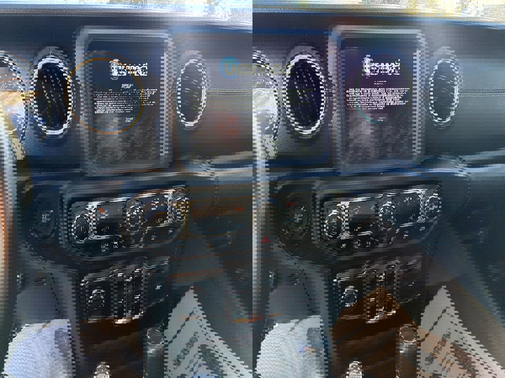 Used 2021 Jeep Gladiator Overland w/ Popular Equipment Package image 19