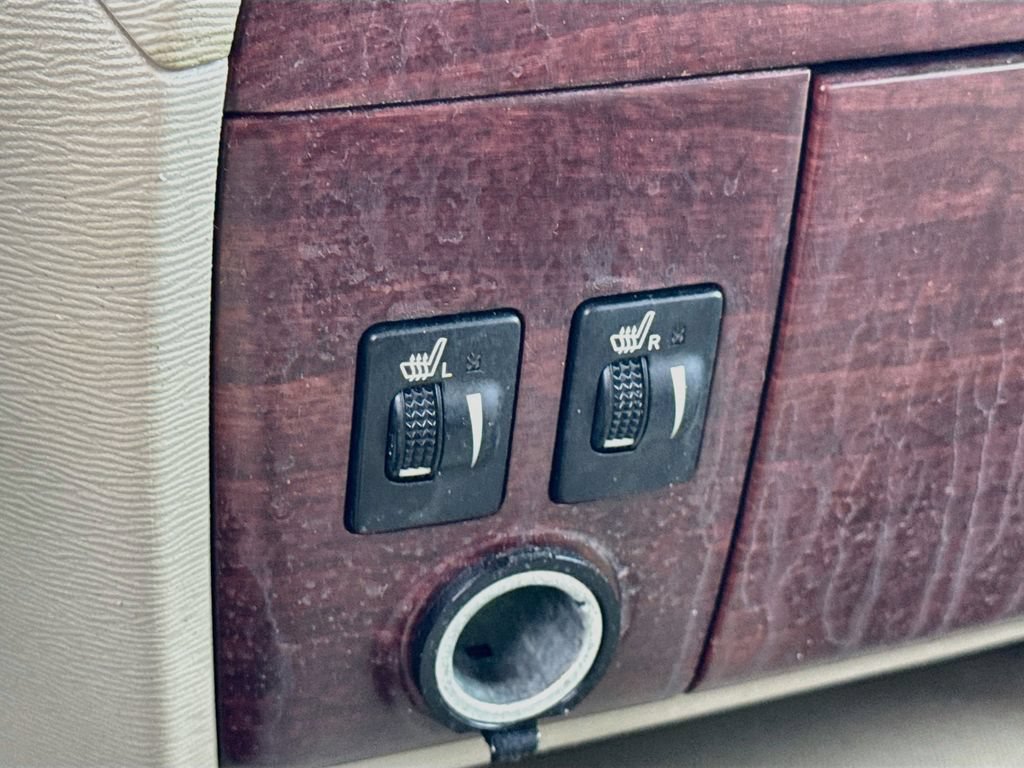 Used 2011 Toyota Sienna XLE FWD image 24