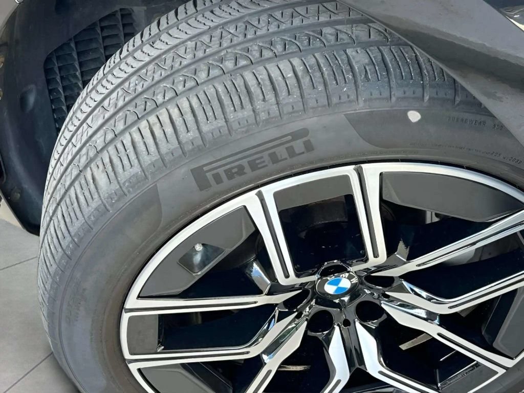 Used 2023 BMW 740i w/ Parking Assistance Package RWD image 28
