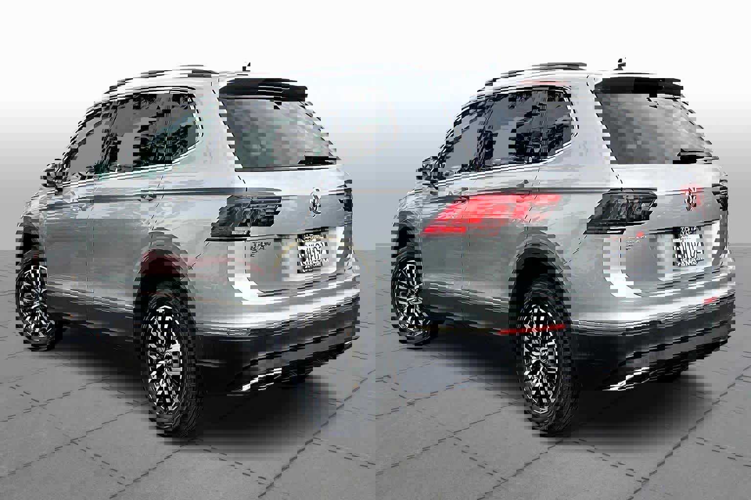 Used 2021 Volkswagen Tiguan SE image 11