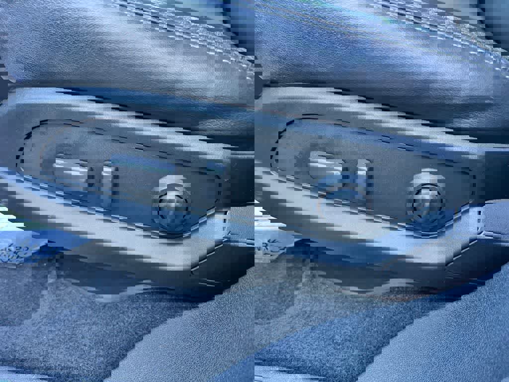 Used 2017 Chevrolet Traverse Premier image 19