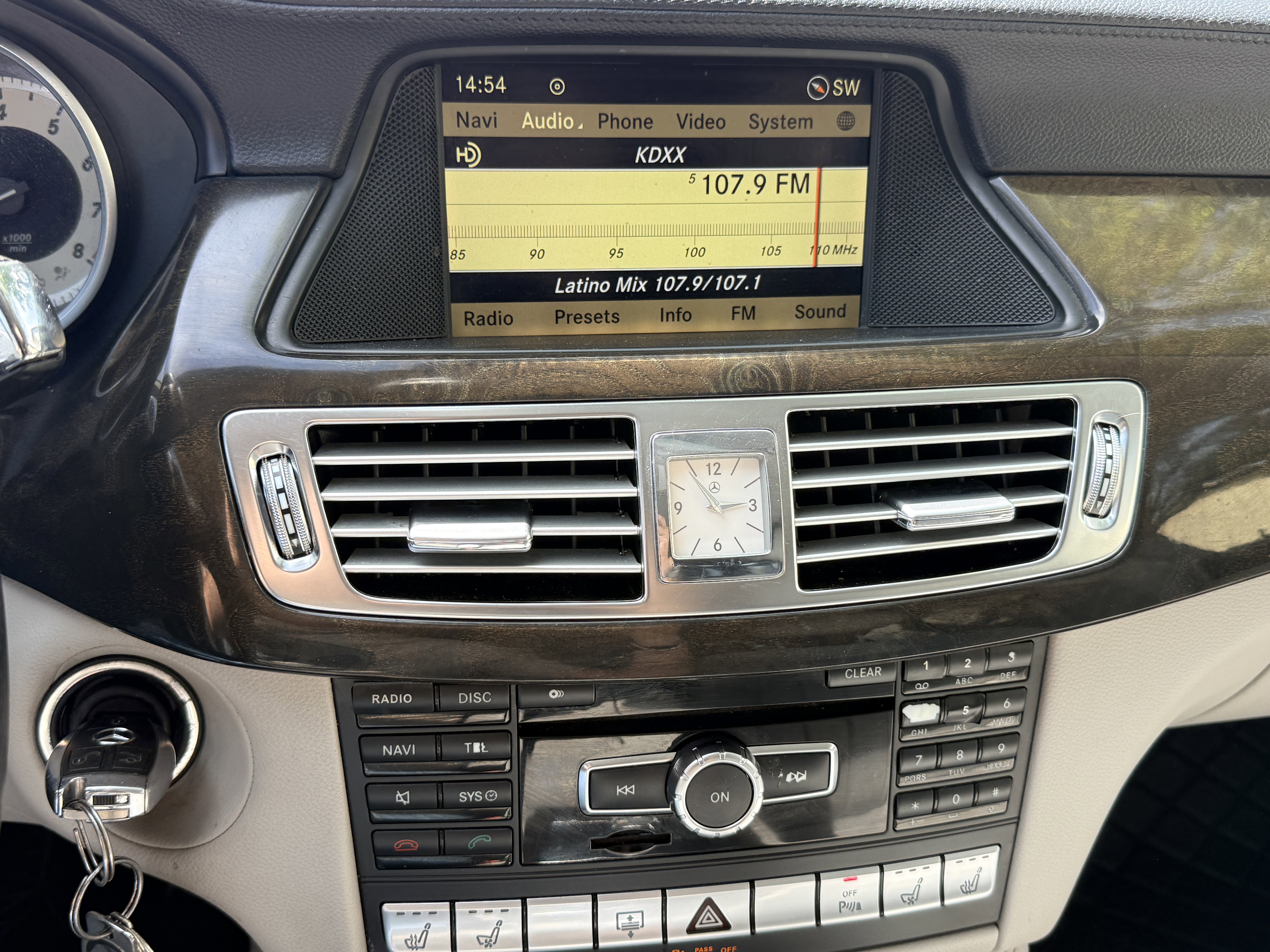 Used 2012 Mercedes-Benz CLS 550 w/ Premium I Pkg image 18