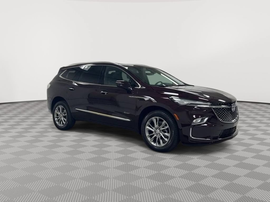 Used 2023 Buick Enclave Avenir AWD/4WD image 2