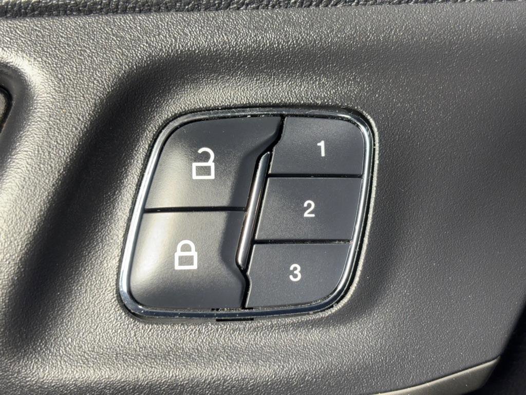 Used 2016 Lincoln MKC Premiere image 30