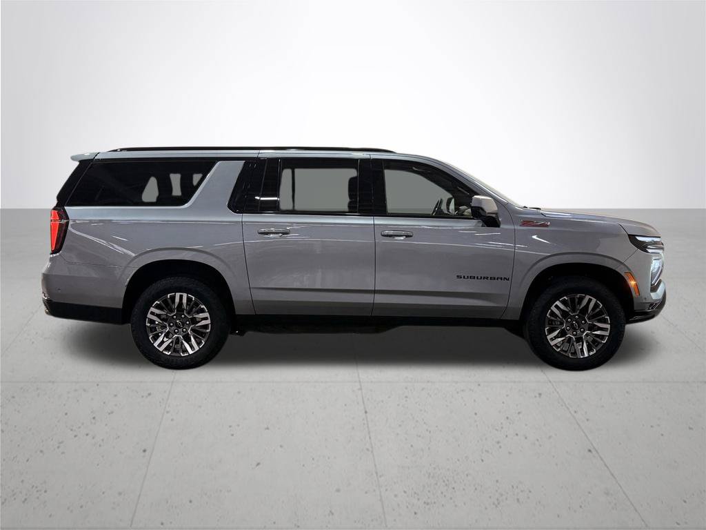 Used 2025 Chevrolet Suburban Z71 AWD/4WD image 9