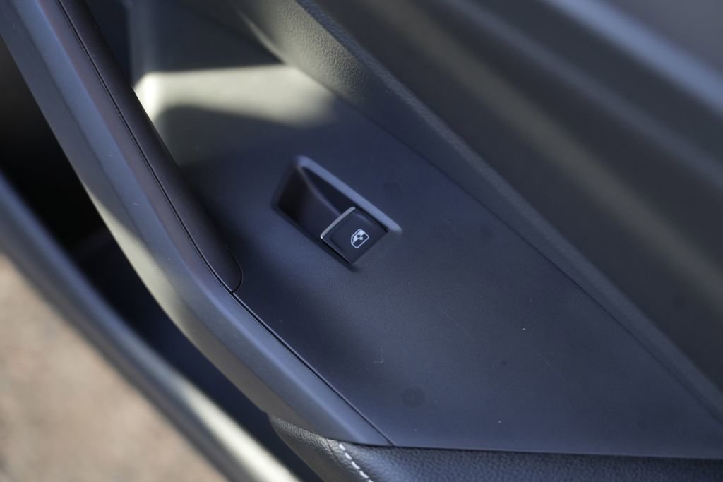 Used 2023 Volkswagen Jetta SE FWD image 36