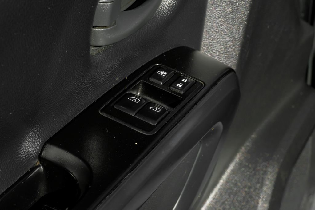 Used 2021 Nissan Titan S image 41