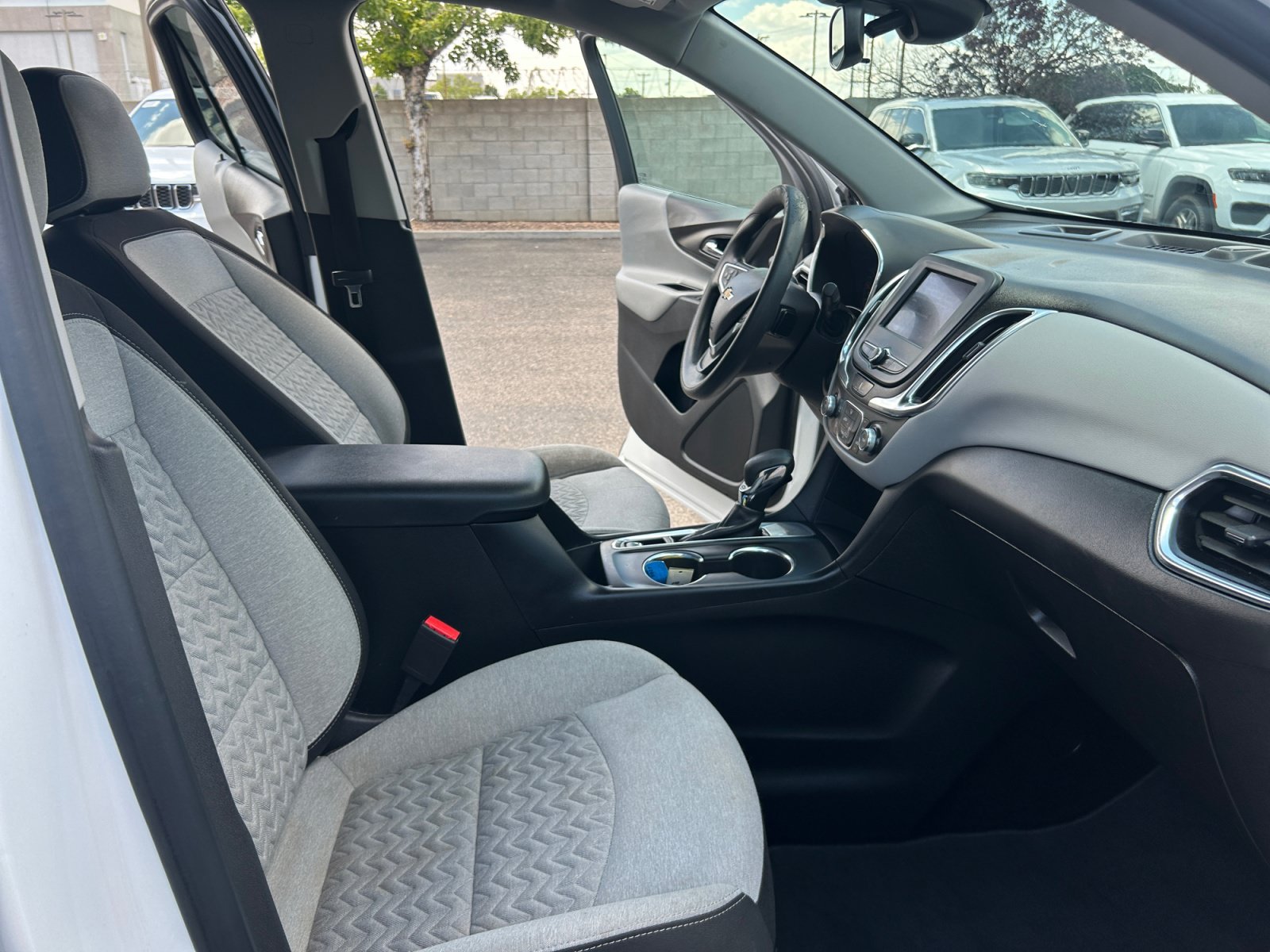 Used 2022 Chevrolet Equinox LT FWD image 19