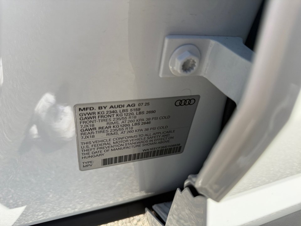 Certified 2025 Audi Q3 2.0T Premium Plus w/ Premium Plus Package image 35