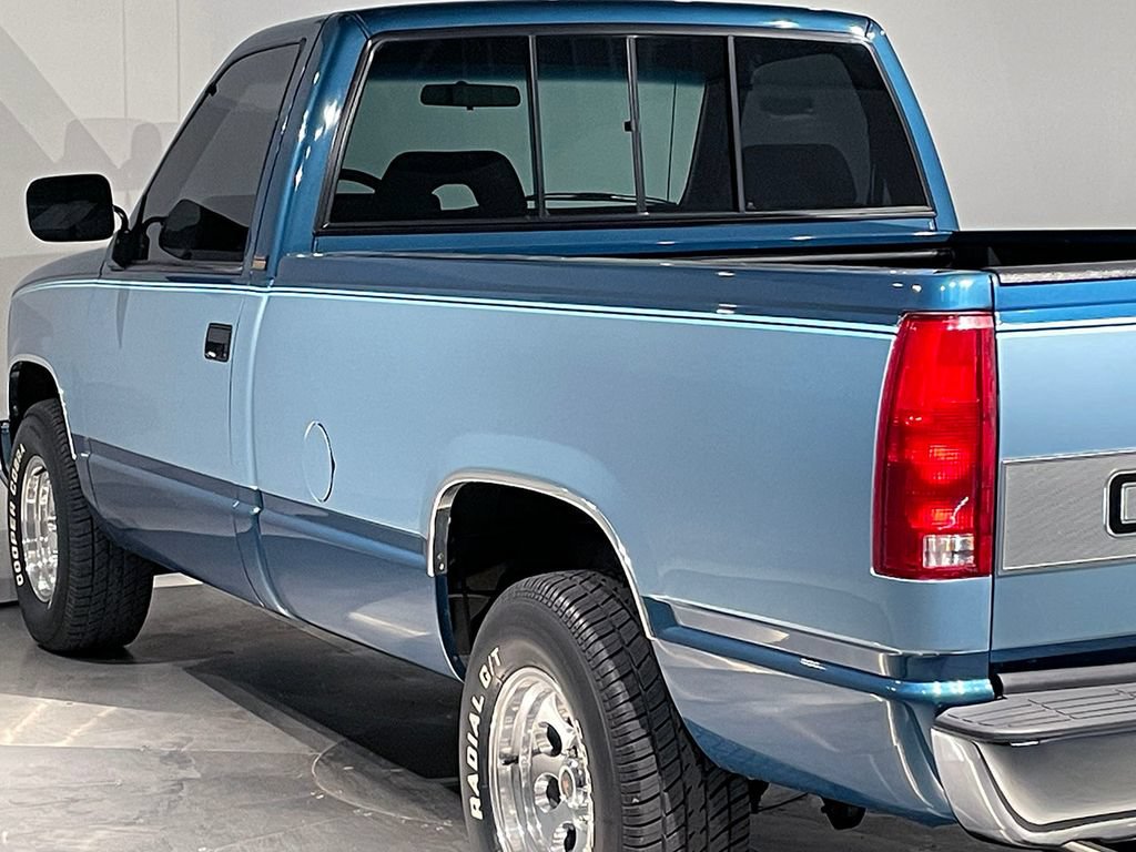 Used 1992 Chevrolet Silverado 1500 2WD Regular Cab image 31