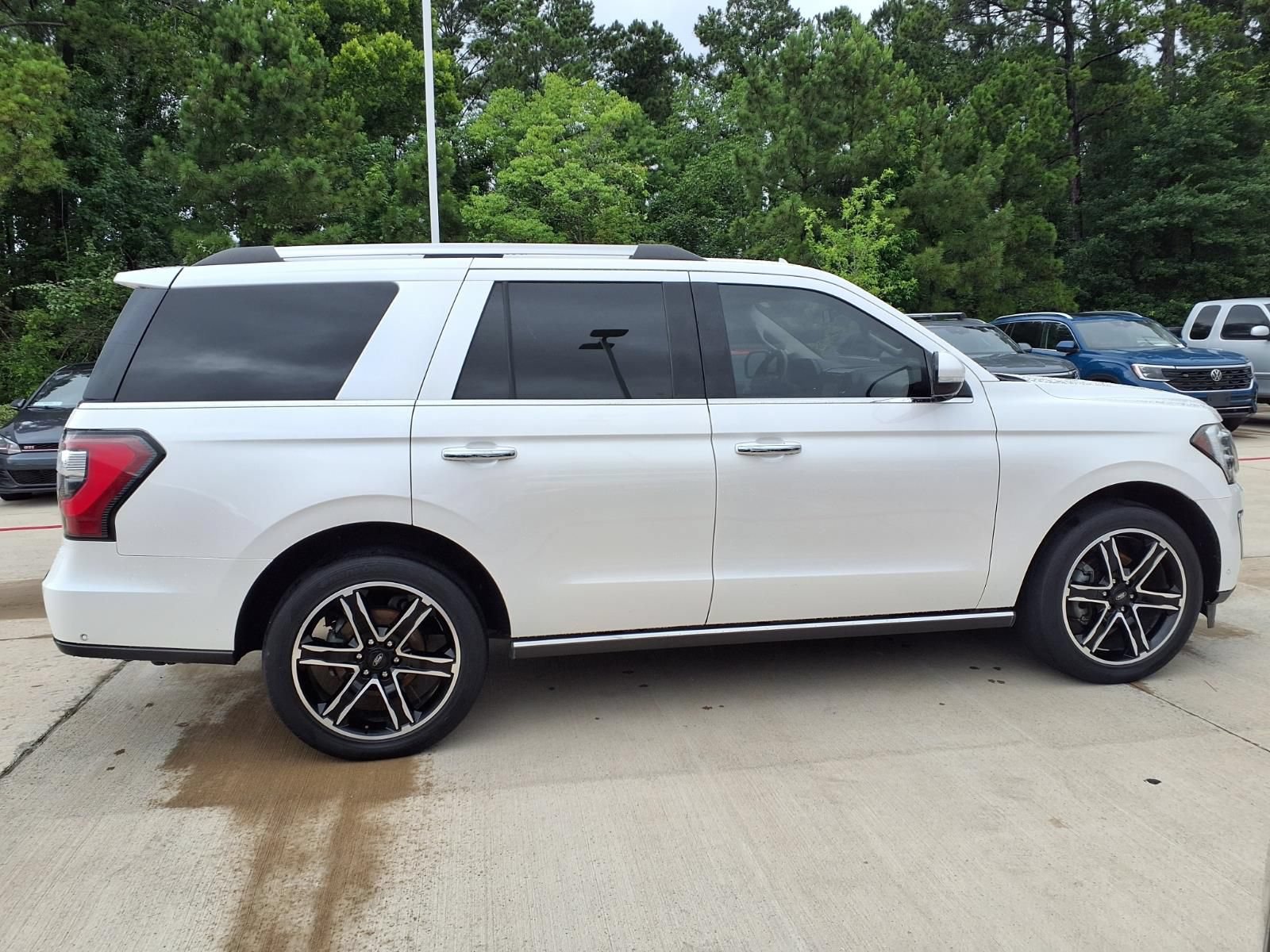 Used 2019 Ford Expedition Limited w/ Texas Edition Package AWD/4WD image 4